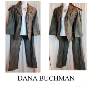 Dana Buchman Gray Pinstripes Suit Wool Elegant Professional Classic Stylish